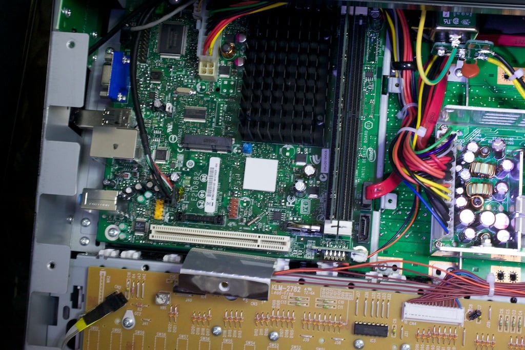 Inside the Korg Kronos - Intel Atom and motherboard