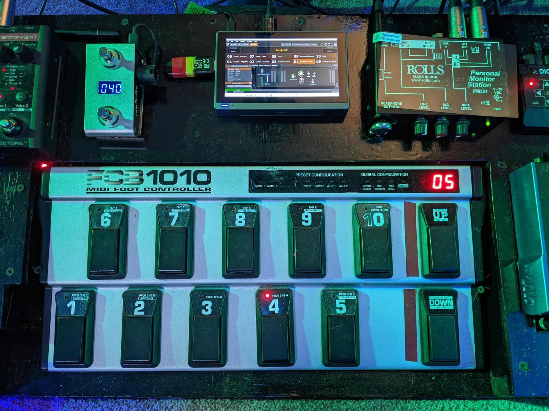 Mini PC running Gig Performer, audio plugin host for live performance. 